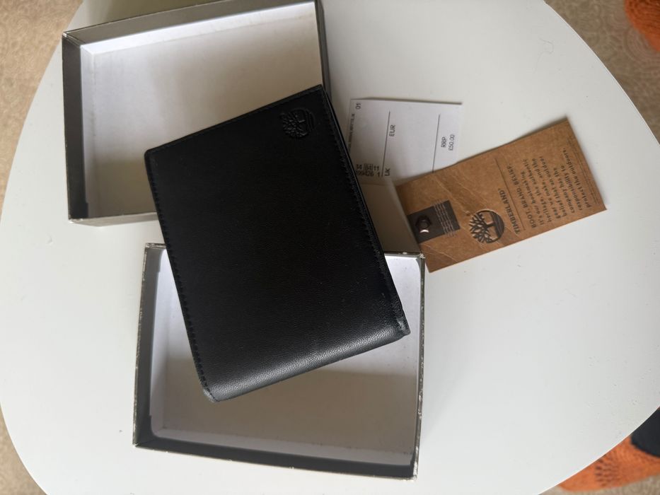 Портфейли и картодържач POLO, Levi’s ,Timberland ,Dents,Fossil