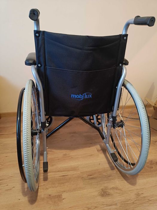 Неизползвана инвалидна количка