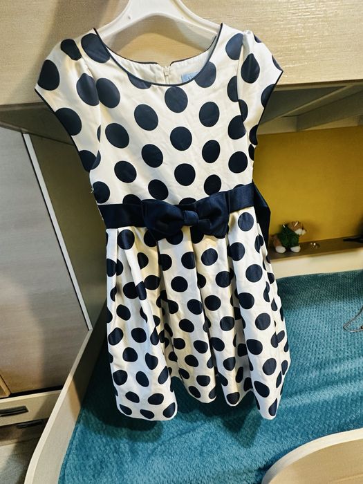 Праздничное платье размер 122-134