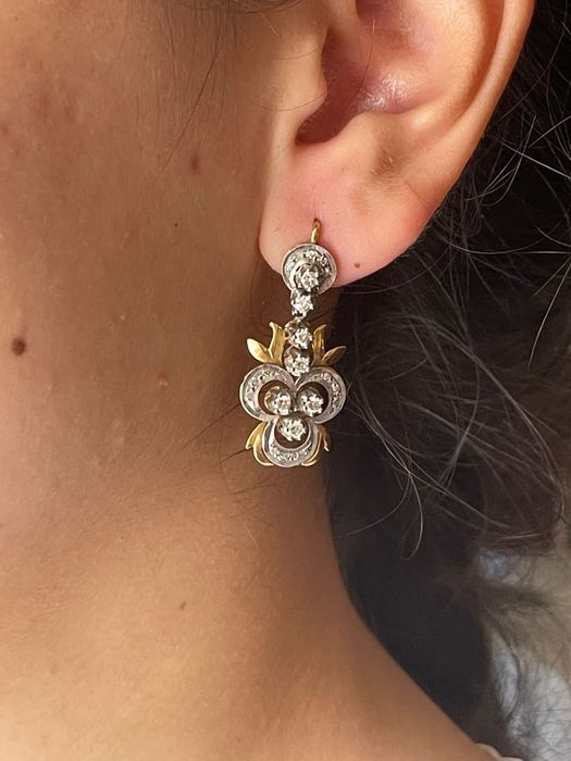 Бриллиант зирак ва узук сотилади.