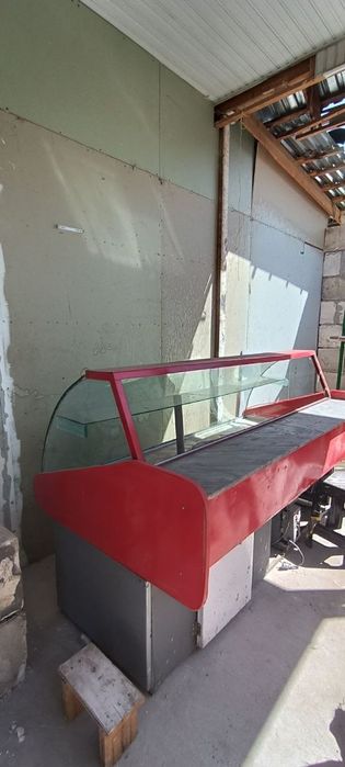 Vtrina haladelnik