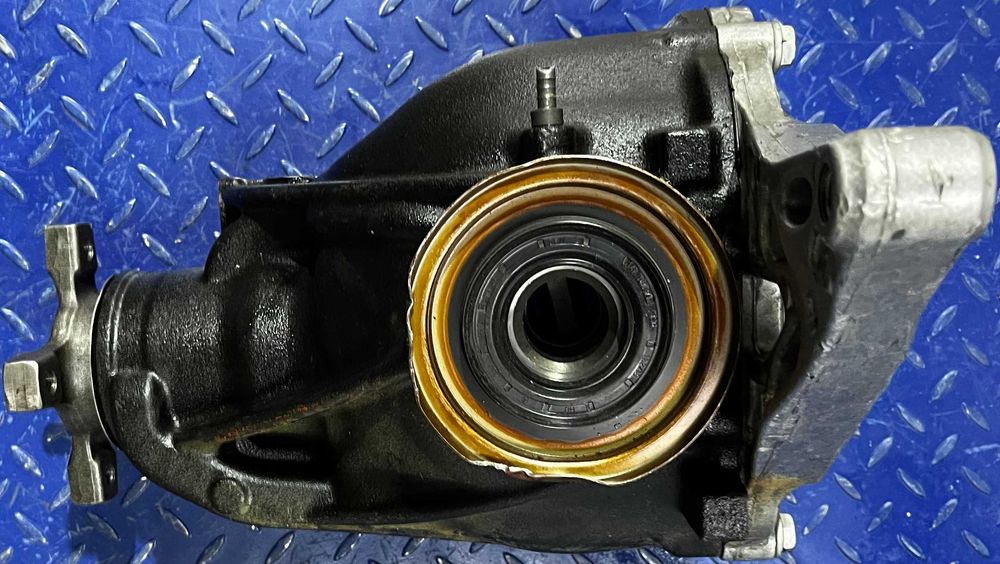 Diferential spate Mercedes Vito V Class W447 A4473500814