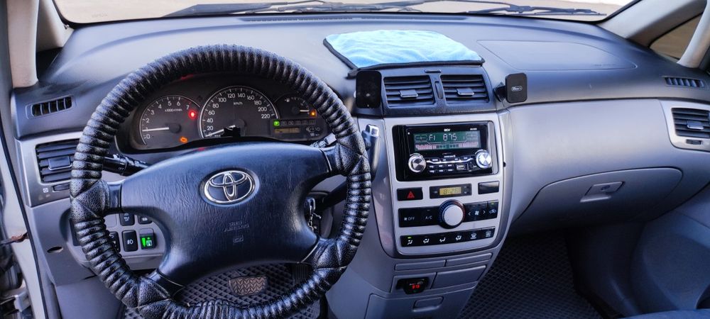 Toyota avensis verso