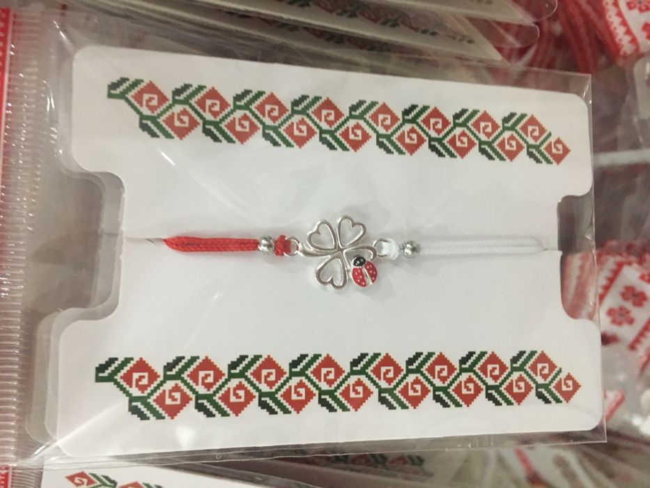 Мартеници ръчна изработка за ръка