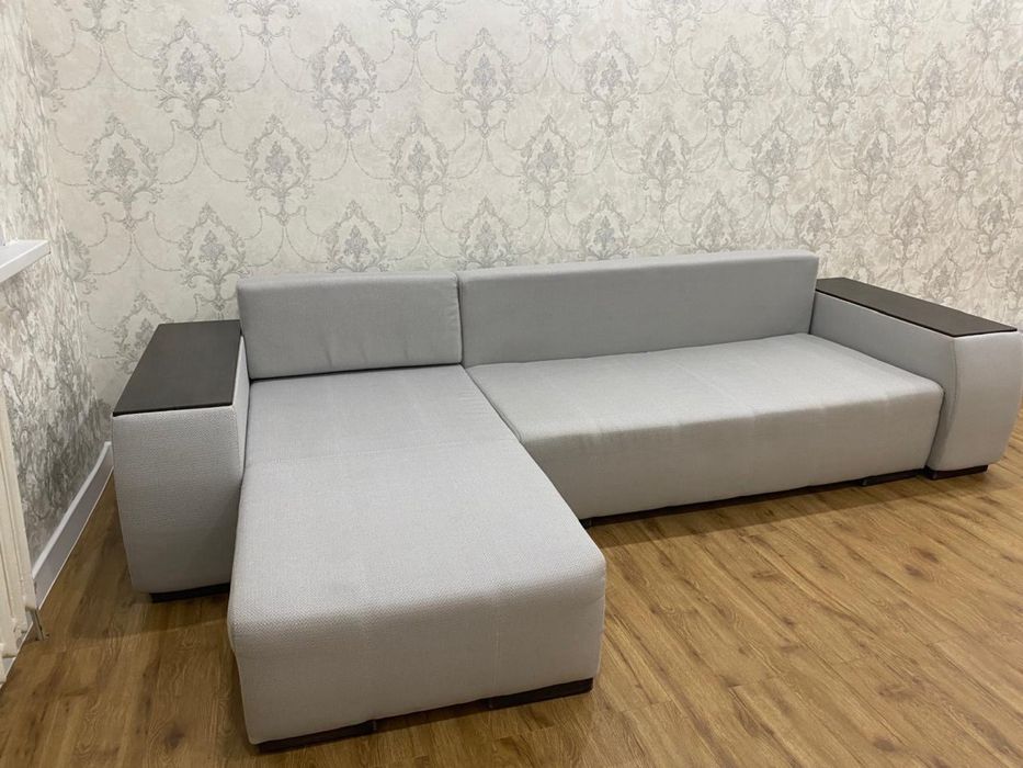 Диван в хорошем состояни.