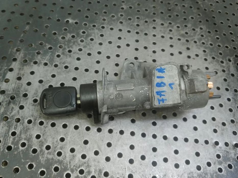 contact auto cu cheie skoda fabia 6y audi a3 8l 4b0905851c