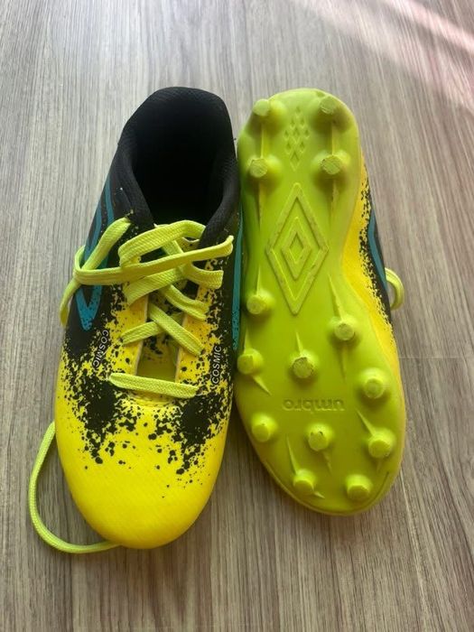 Детски футболни маратонки