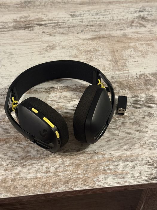 Casti gaming logitech g435 noi usor negociabil