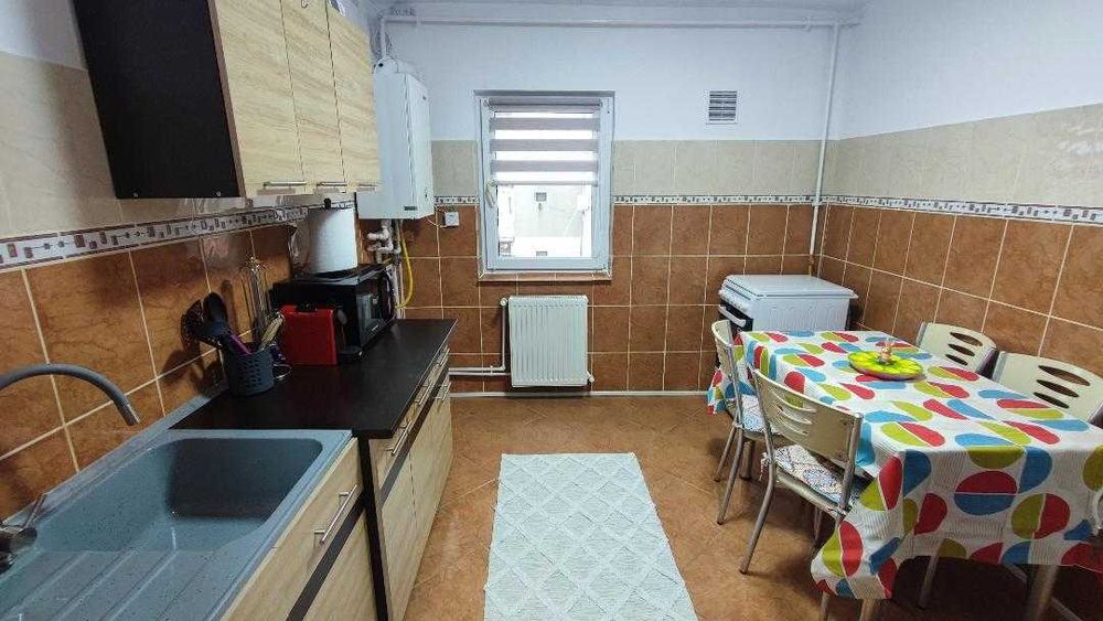 Apartament de vanzare 4 camere zona Inel 2