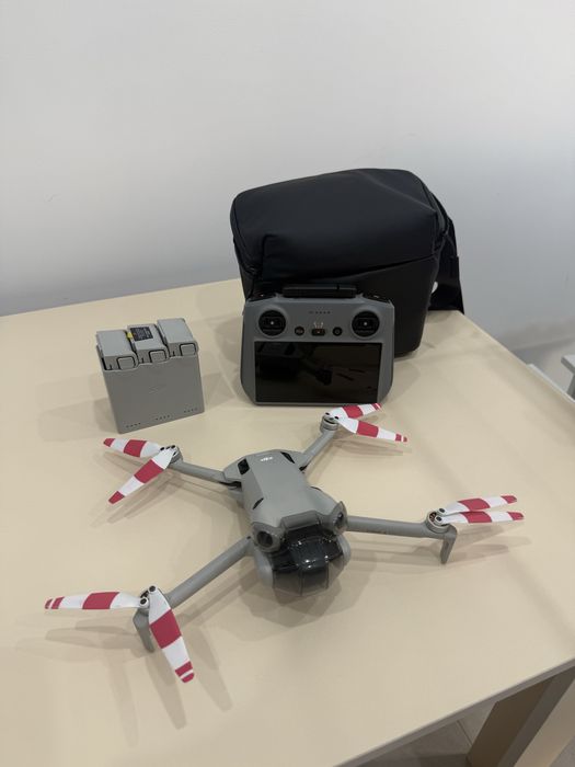 Дрон DJI Mini 4 Pro Fly More Combo Plus (DJI RC 2) белый