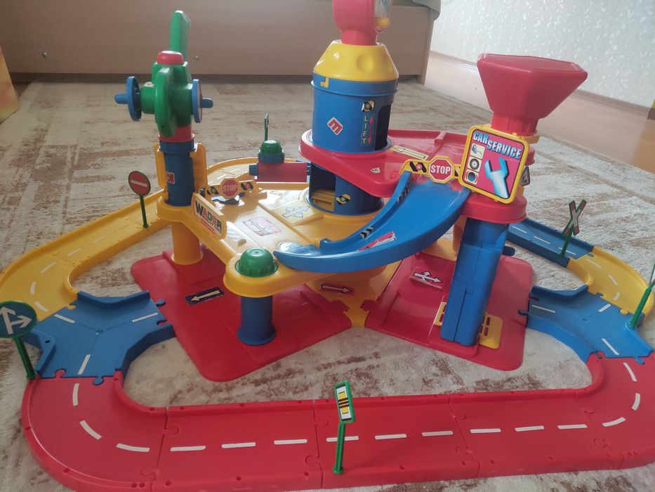 Детский паркинг для машинок