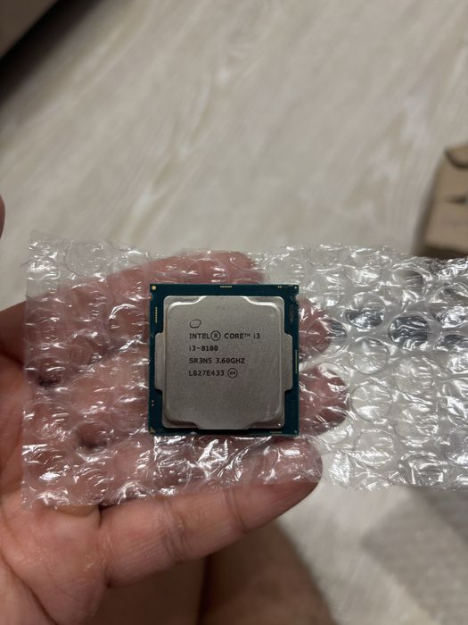 Intel core I3 8100