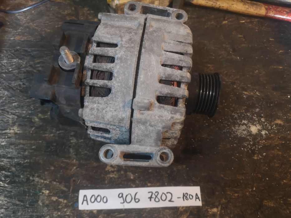 Alternator Mercedes W204 W205 W212 GLK 2012 A0009067802 180A