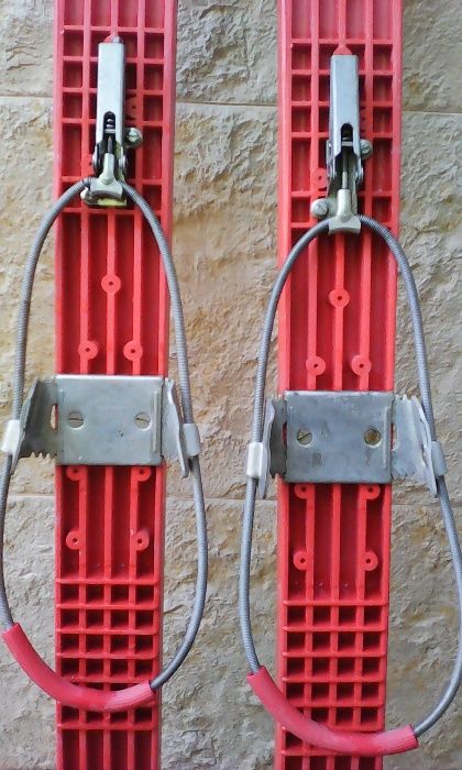 Ски, автомати, щеки, обувки и детски