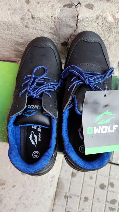 обувки с метално бомбе 43