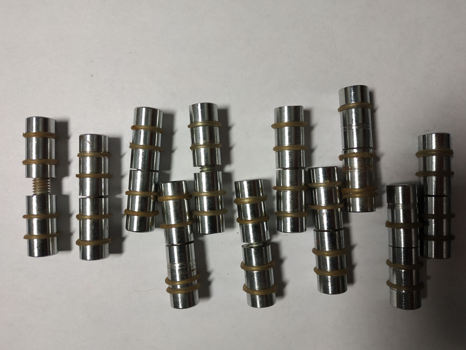 Фурнитура для стеклянных витрин