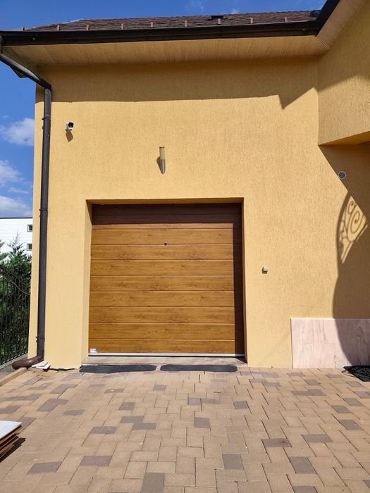 Usa de garaj/ porti de garaj / porti industriale/ poarta de garaj/ usa