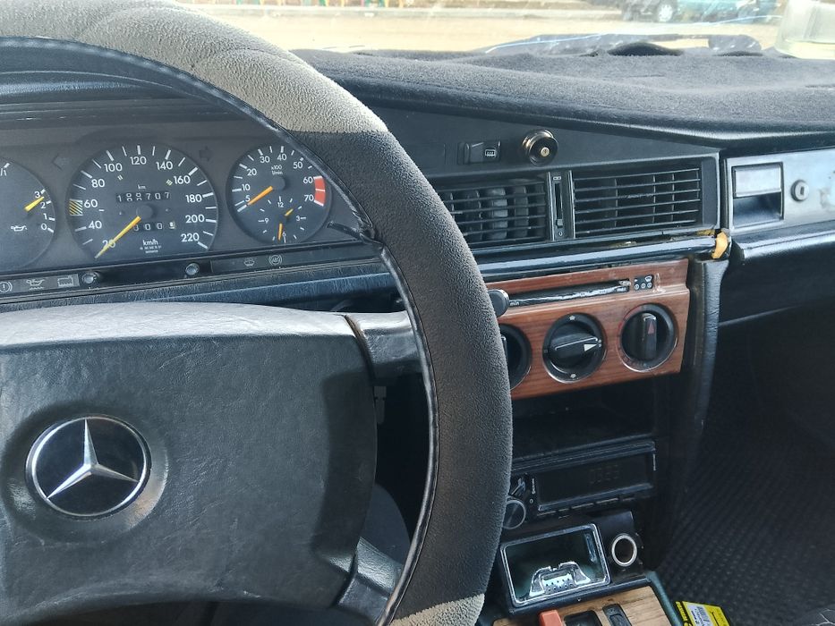 Мерседес.            .