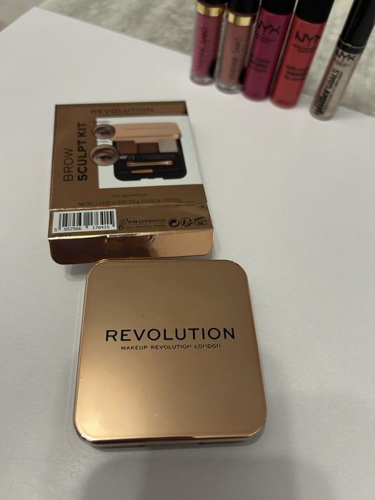 Козметика Mac nyx revolution thr balm vivian sabo