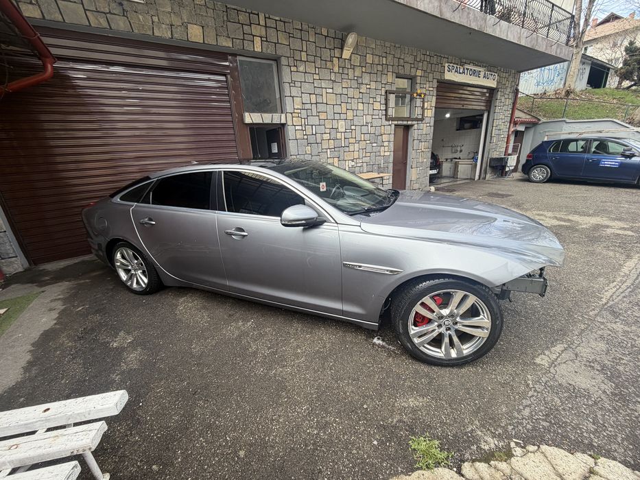 Vand Jaguar XJ 2014