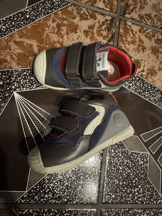 Biomecanics marime 22