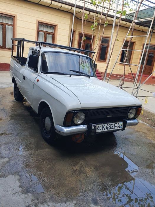 Perashkavoz.  Maskvich  yuk moshina