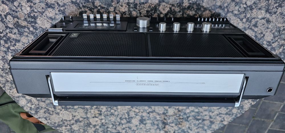 Radiocaseton grundigh r2000
