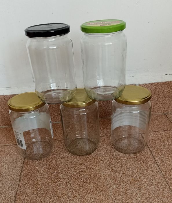 Празни буркани с капачки на винт  от 720 мл.