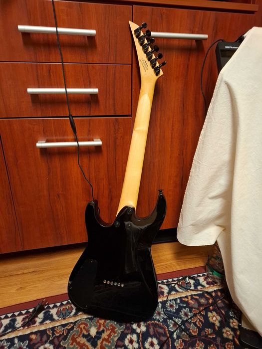 Jackson JS1X Dinky - черна