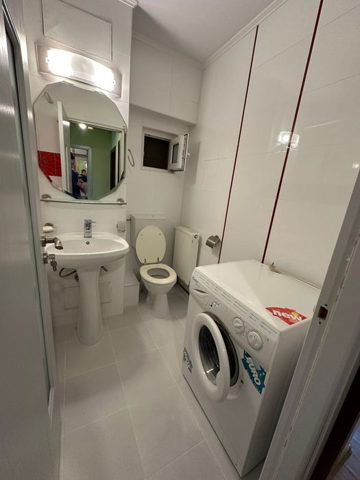 De închiriat apartament Câmpina, 3 camere, vis-a-vis de Milia