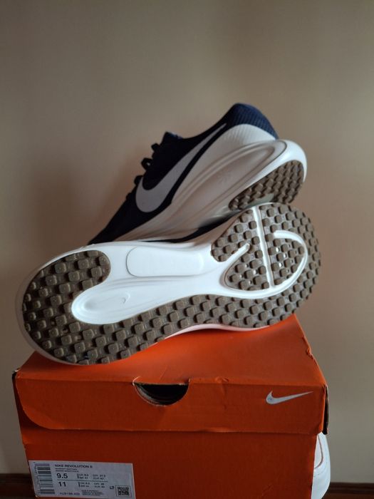 Nike Revolution 8. Размер 43.