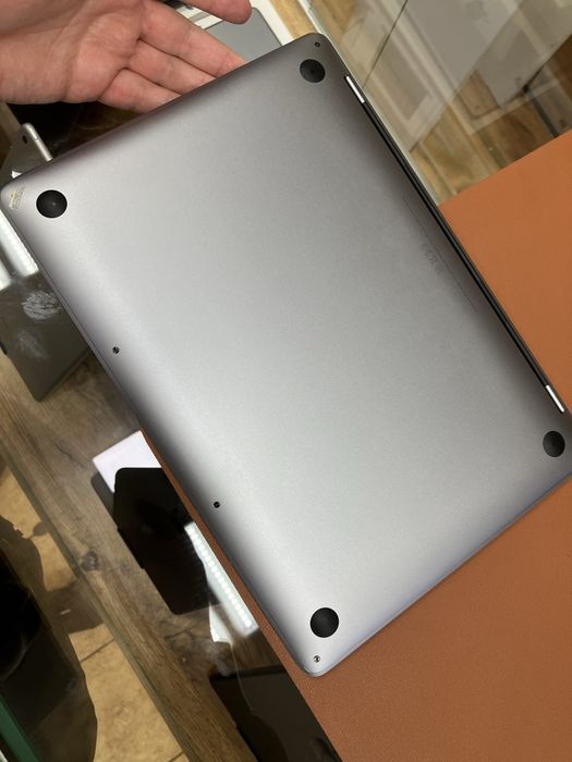 Продается macbook pro m1 сломан дисплей