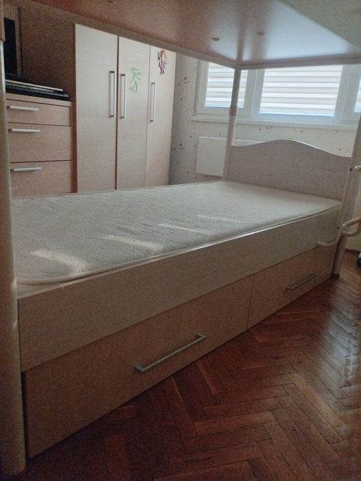 Двуетажно легло Flora