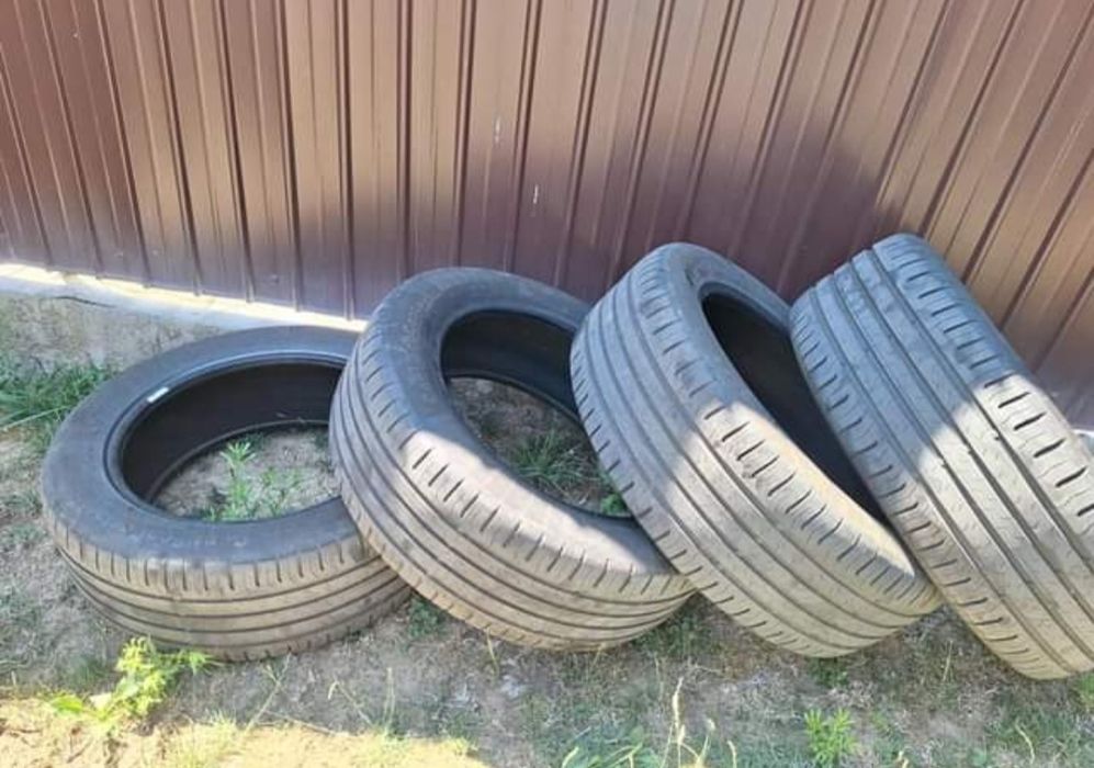 Vând 4 anvelope de vară 300 lei toate 4