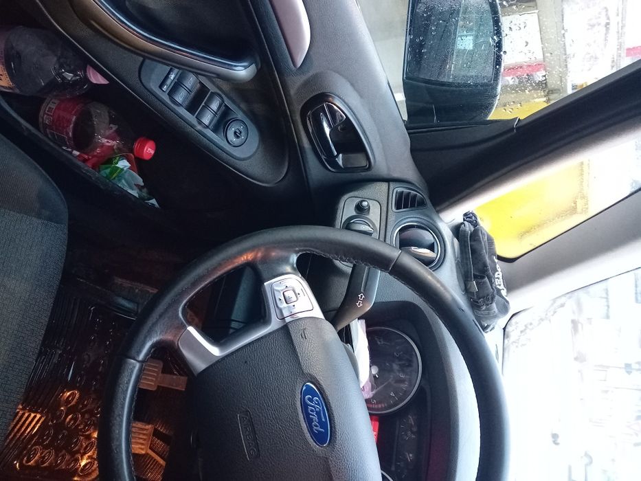 Vand Ford Galaxy 7 locuri, inmatriculat de 2 ani