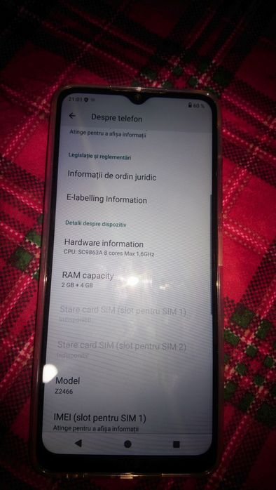 Vind telefon că-și nou