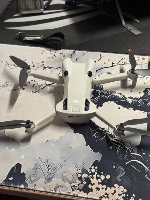 Дрон DJI Mini 4 Pro Fly More Combo Plus (DJI RC 2) белый