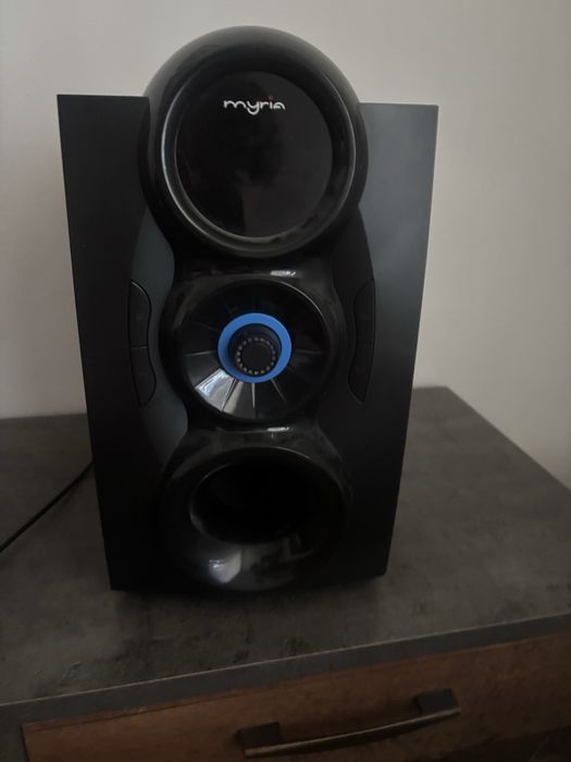 Boxa myra  se aude bine rau functionala