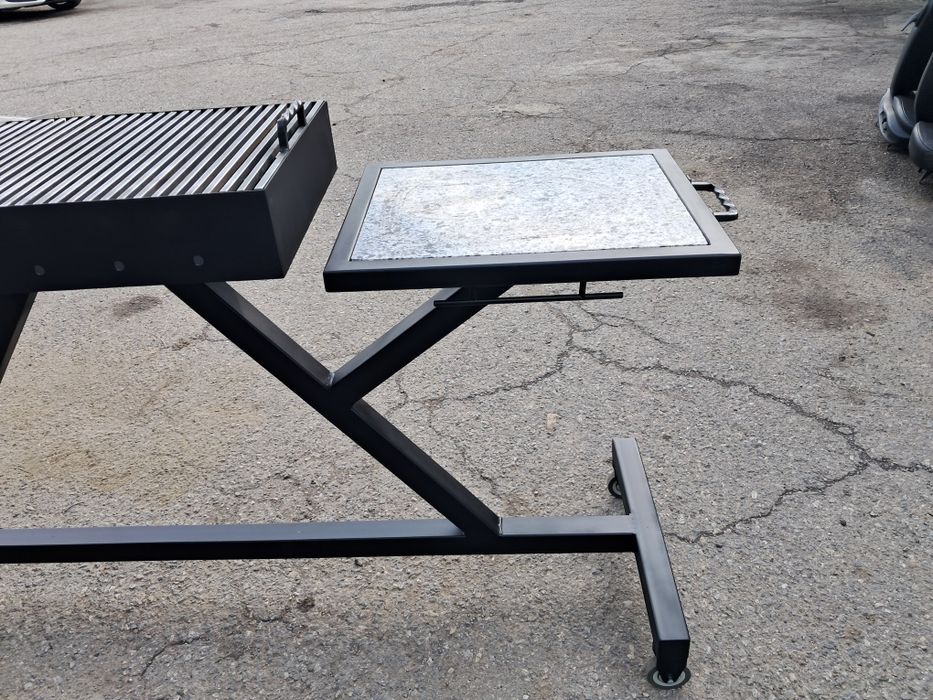 Барбекю на дърва и въглища