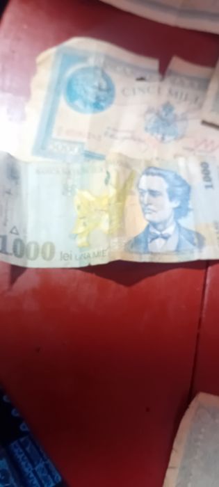 De vânzare  bani și timbre