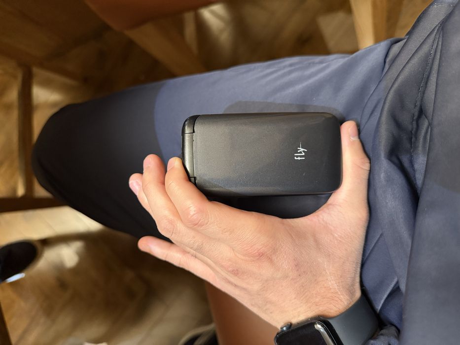 Продам сотовый телефон для связи!