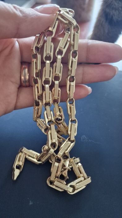 Продам золотую цепь