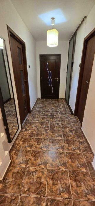 Inchiriez Apartament cu 2 camere-Fainari