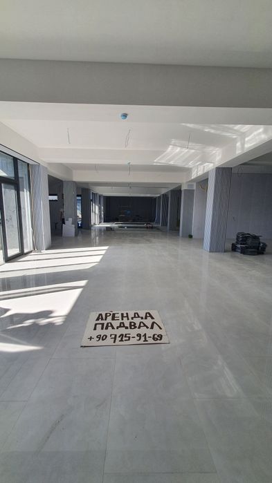 Padval ijaraga beriladi. 550 kv maydoni. Adres Xurshid fayz tòyxona.