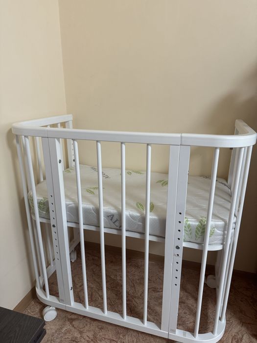 Продам детскую кровать-манеж