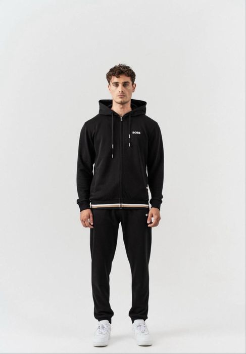 Мъжки спортен комплект в черен цвят