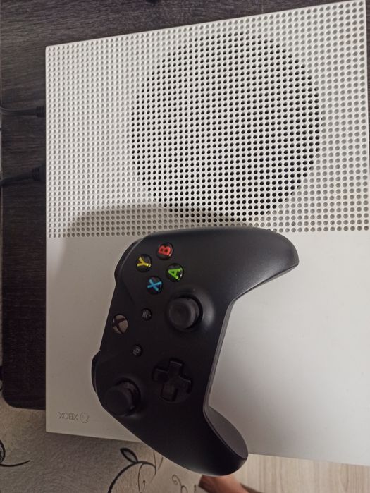 Vând sau schimb cu laptop gaming,Xbox one s