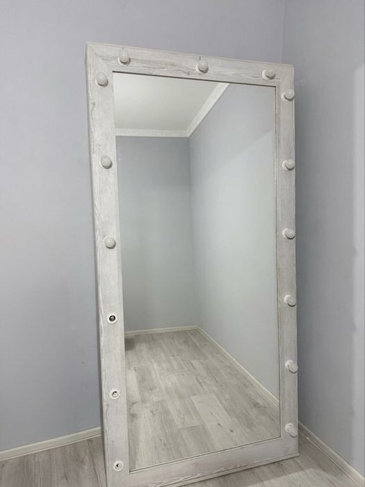 Зеркало продается