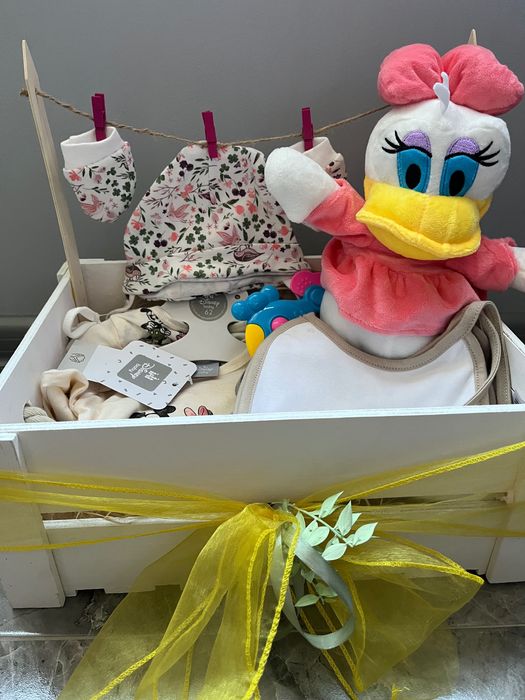 Подаръчна кошница за новородено бебе