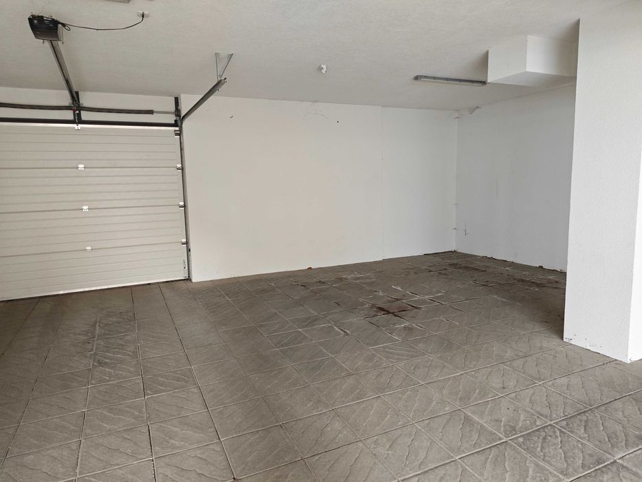 Дава се под наем Гараж / Паркомясто в София, Банишора - 12 кв.м за 51 € - Снимка #1